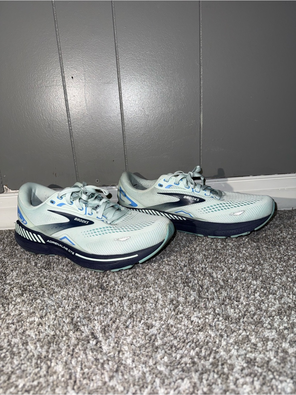 Brooks Adrenaline Running Shoes - Light Mint/ Navy